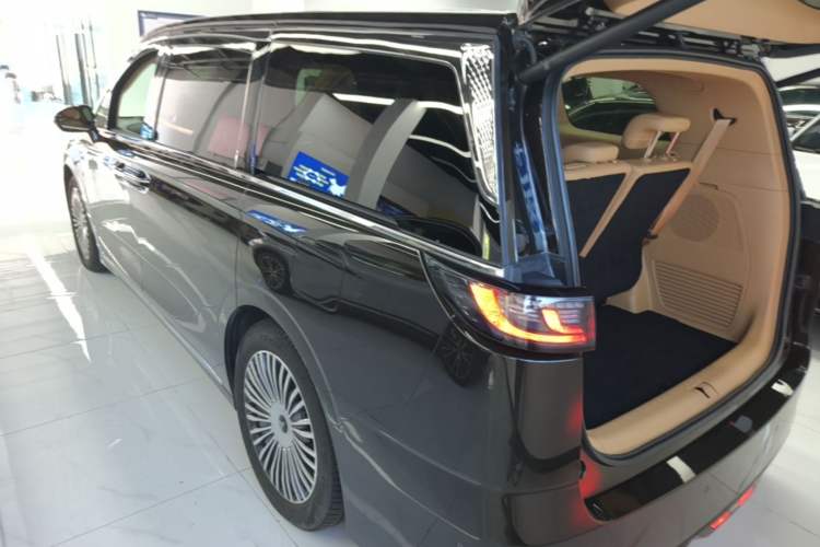 Used VOYAH Dream 2025 PHEV Four-Wheel-Drive Flagship Kunpeng Edition Exterior 2