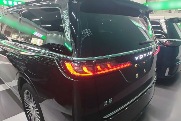 Used VOYAH Dream 2025 PHEV Four-Wheel-Drive Flagship Kunpeng Edition Exterior 2