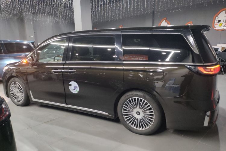 Used VOYAH Dream 2025 PHEV Four-Wheel-Drive Flagship Kunpeng Edition Exterior 2