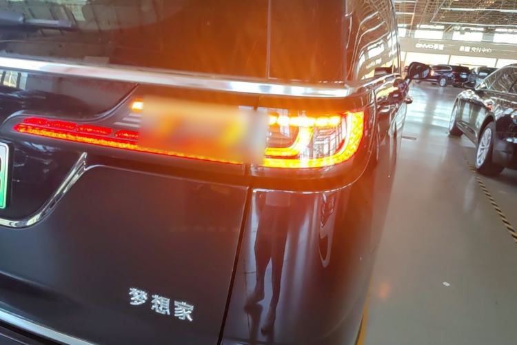 Used VOYAH Dream 2025 PHEV Four-Wheel Drive Prestige Kunpeng Edition Exterior 3