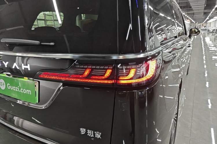 Used VOYAH Dream 2025 PHEV Four-Wheel-Drive Flagship Kunpeng Edition Exterior 3
