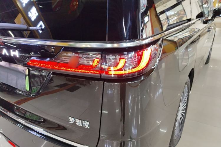 Used VOYAH Dream 2025 PHEV Four-Wheel-Drive Flagship Kunpeng Edition Exterior 3