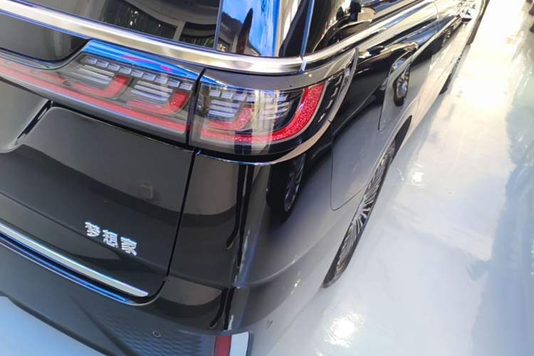 Used VOYAH Dream 2025 PHEV Four-Wheel Drive Prestige Kunpeng Edition Exterior 3