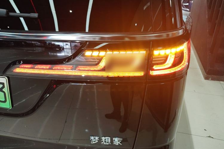 Used VOYAH Dream 2025 PHEV Four-Wheel-Drive Flagship Kunpeng Edition Exterior 3