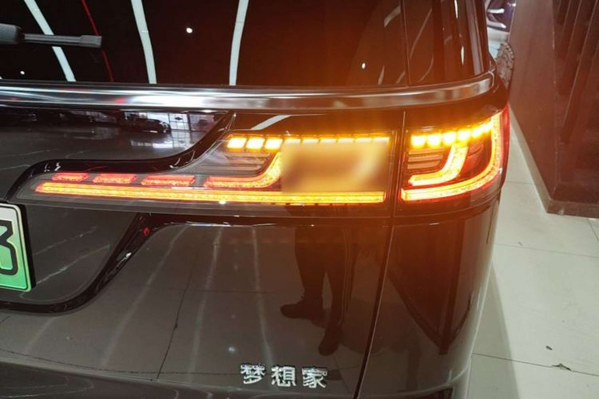 Used VOYAH Dream 2025 PHEV Four-Wheel-Drive Flagship Kunpeng Edition Exterior 3