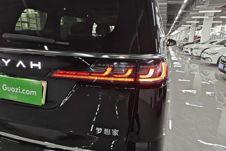 Used VOYAH Dream 2025 PHEV Four-Wheel-Drive Flagship Kunpeng Edition Exterior 3
