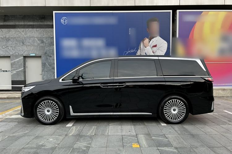 Used VOYAH Dream 2025 PHEV Four-Wheel Drive Prestige Kunpeng Edition Exterior 3