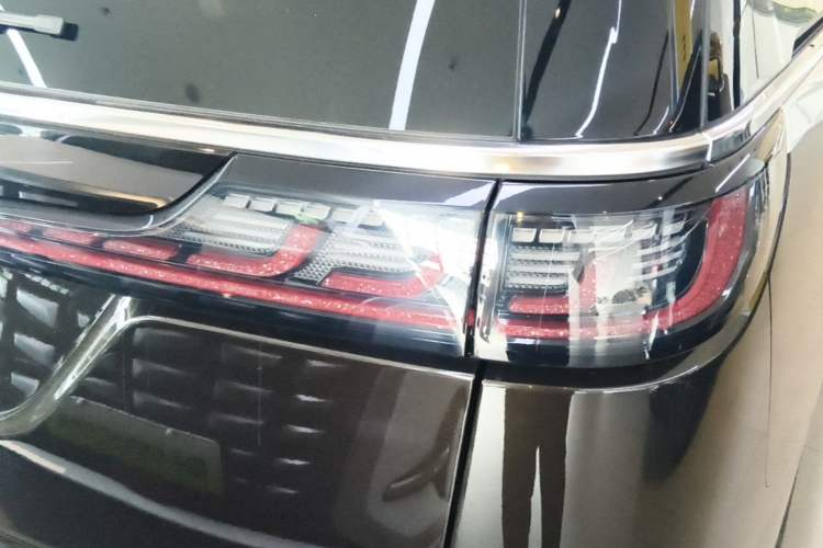 Used VOYAH Dream 2025 PHEV Four-Wheel-Drive Flagship Version – Qiankun Edition Exterior 3