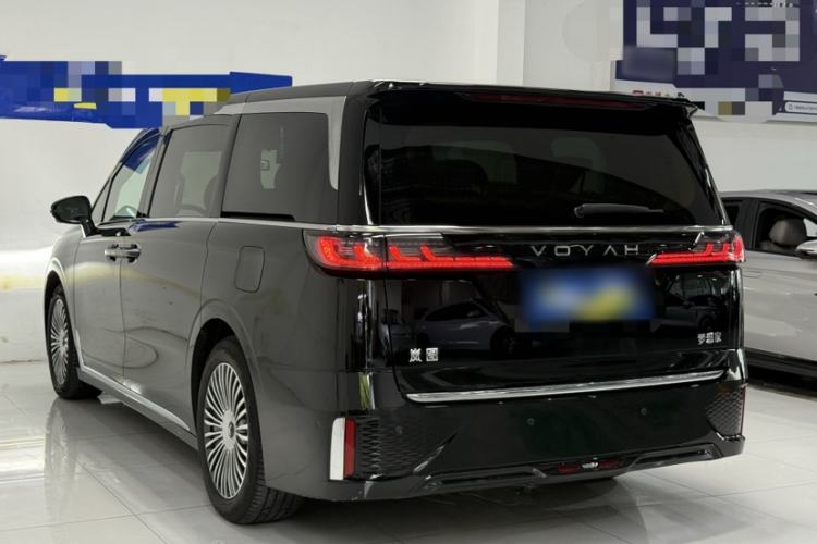 Used VOYAH Dream 2025 PHEV Four-Wheel Drive Prestige Kunpeng Edition Exterior 3