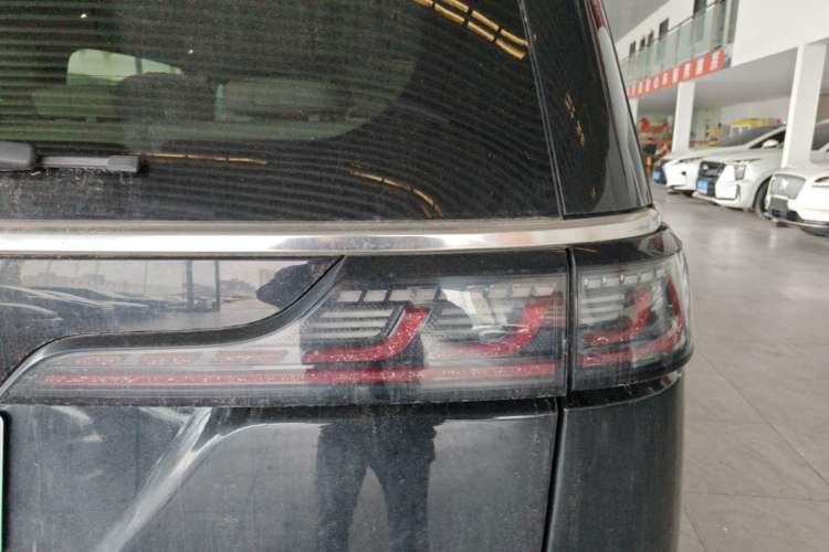 Used VOYAH Dream 2025 PHEV Four-Wheel-Drive Flagship Version – Qiankun Edition Exterior 3