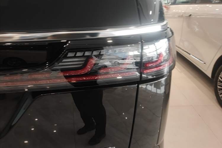 Used VOYAH Dream 2025 PHEV Four-Wheel Drive Prestige Kunpeng Edition Exterior 3