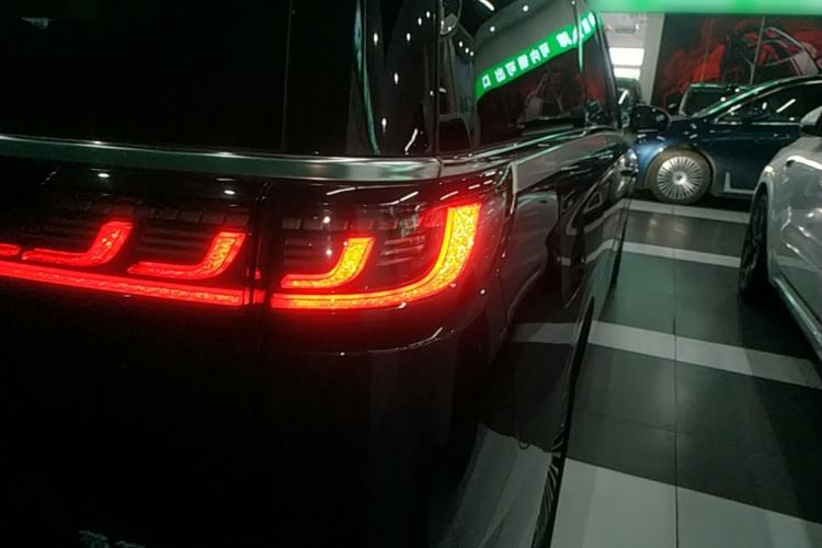 Used VOYAH Dream 2025 PHEV Four-Wheel-Drive Flagship Version – Qiankun Edition Exterior 3