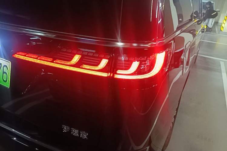 Used VOYAH Dream 2025 EV Four-Wheel Drive Prestige Qiankun Edition Exterior 3