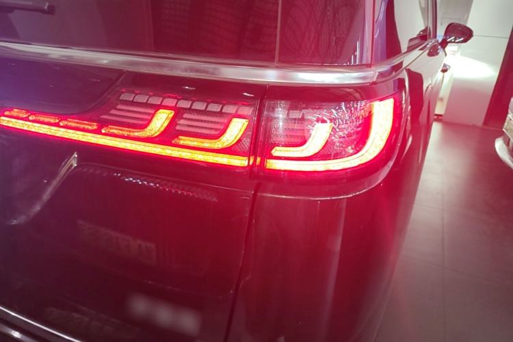 Used VOYAH Dream 2025 PHEV Four-Wheel Drive Prestige Kunpeng Edition Exterior 3