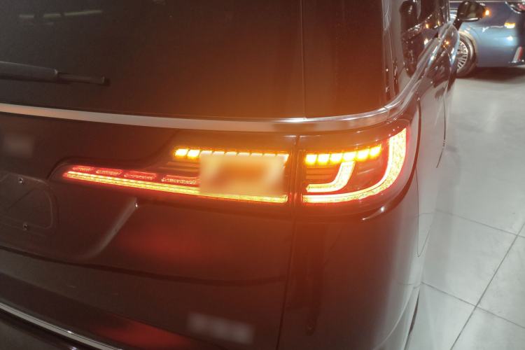 Used VOYAH Dream 2025 PHEV Four-Wheel-Drive Flagship Kunpeng Edition Exterior 3