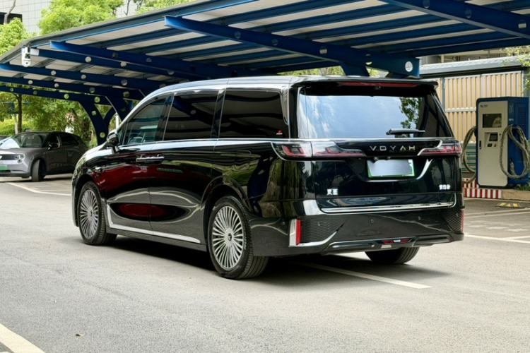 Used VOYAH Dream 2025 PHEV Four-Wheel Drive Prestige Qiankun Edition Exterior 4
