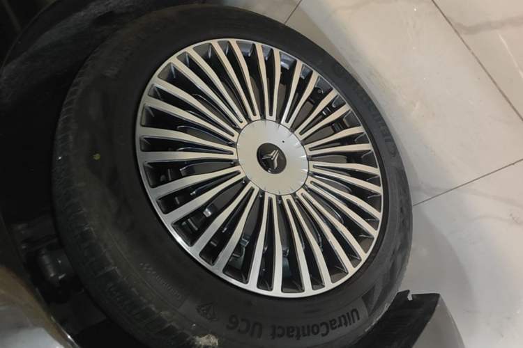 Used VOYAH Dream 2025 PHEV Four-Wheel Drive Prestige Kunpeng Edition Exterior 4