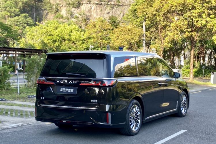 Used VOYAH Dream 2025 EV Four-Wheel-Drive Flagship Qiankun Version Exterior 4
