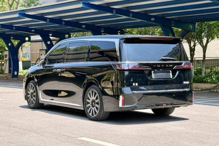 Used VOYAH Dream 2025 EV Four-Wheel Drive Prestige Kunpeng Edition Exterior 4