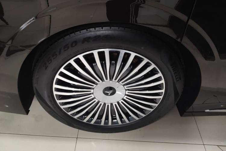 Used VOYAH Dream 2025 PHEV Four-Wheel-Drive Flagship Kunpeng Edition Exterior 5