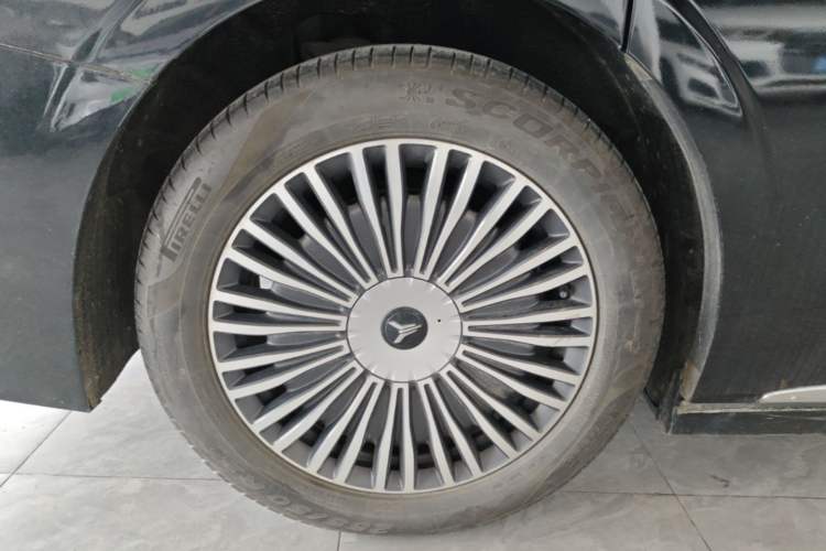 Used VOYAH Dream 2025 PHEV Four-Wheel-Drive Flagship Version – Qiankun Edition Exterior 5