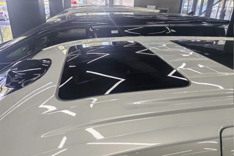 Used VOYAH Dream 2025 PHEV Four-Wheel-Drive Flagship Version – Qiankun Edition Exterior 5