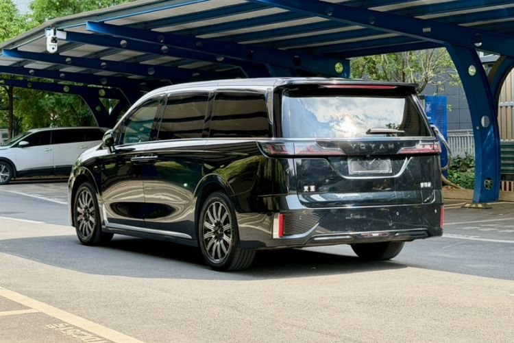 Used VOYAH Dream 2025 EV Long-range Century Edition Exterior 5