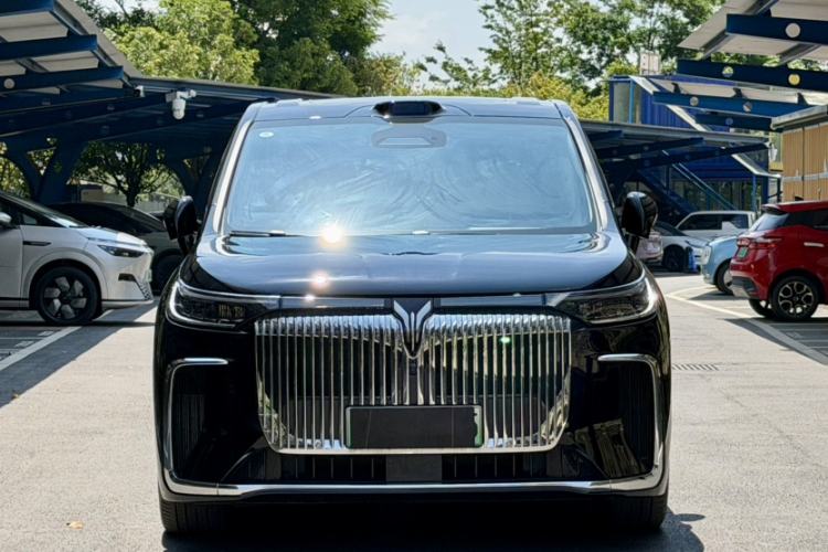 Used VOYAH Dream 2025 PHEV Four-Wheel Drive Prestige Qiankun Edition Exterior 5