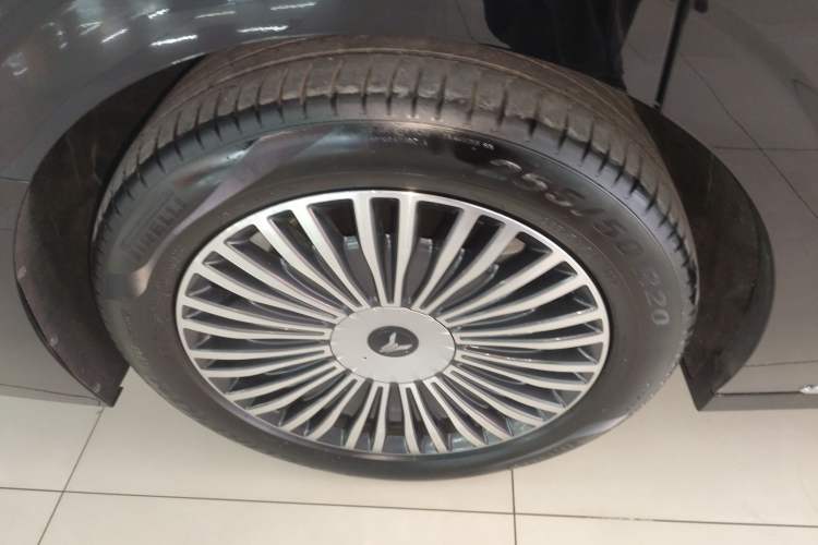 Used VOYAH Dream 2025 PHEV Four-Wheel-Drive Flagship Kunpeng Edition Exterior 5