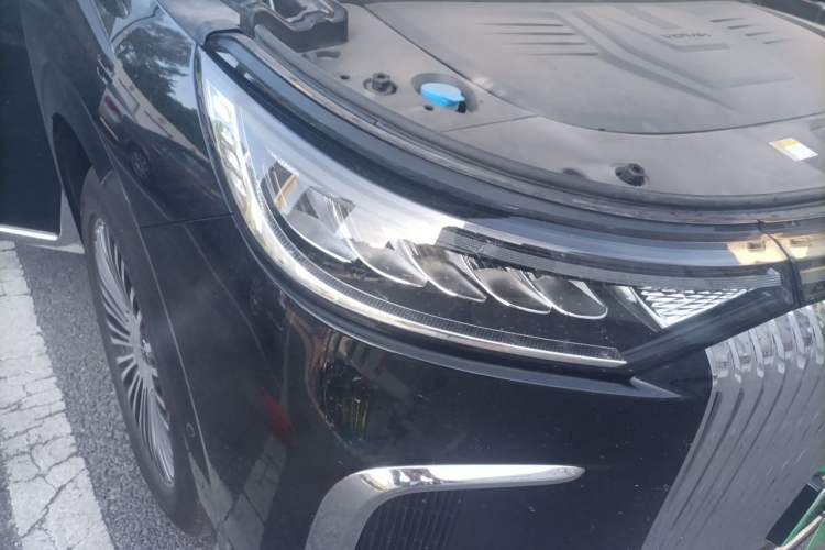 Used VOYAH Dream 2025 PHEV Four-Wheel Drive Excellence Kunpeng Edition Exterior 6
