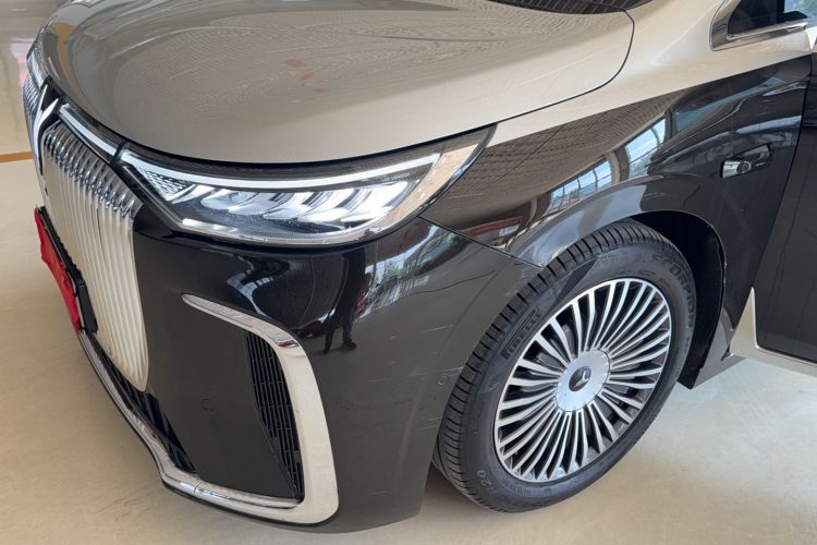 Used VOYAH Dream 2025 PHEV Four-Wheel-Drive Flagship Version – Qiankun Edition Exterior 6