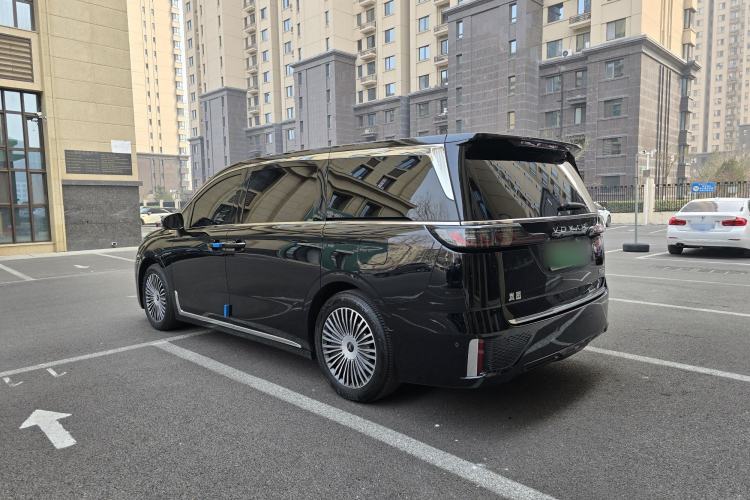 Used VOYAH Dream 2025 PHEV Four-Wheel Drive Prestige Kunpeng Edition Exterior 6