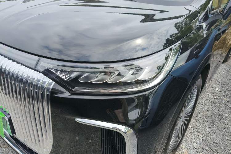 Used VOYAH Dream 2025 PHEV Four-Wheel Drive Prestige Kunpeng Edition Exterior 6