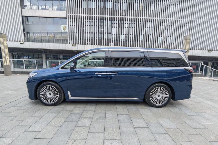 Used VOYAH Dream 2025 PHEV Four-Wheel Drive Prestige Kunpeng Edition Exterior 6