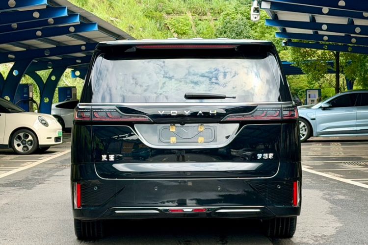 Used VOYAH Dream 2025 EV Long-range Century Edition Exterior 7