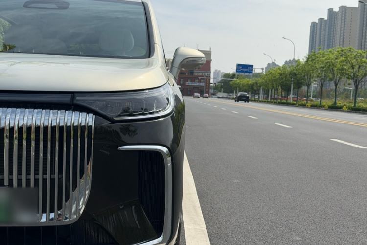 Used VOYAH Dream 2025 PHEV Four-Wheel-Drive Flagship Version – Qiankun Edition Exterior 7