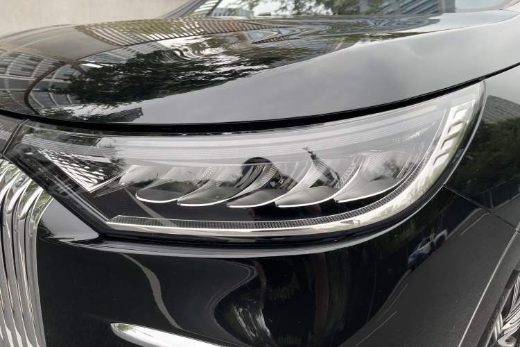 Used VOYAH Dream 2025 EV Four-Wheel Drive Prestige Kunpeng Edition Exterior 7
