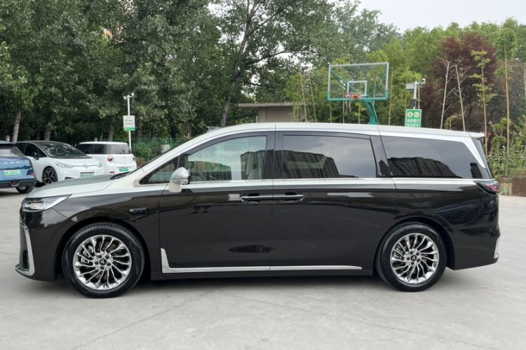 Used VOYAH Dream 2025 EV Four-Wheel-Drive Flagship Qiankun Version Exterior 8