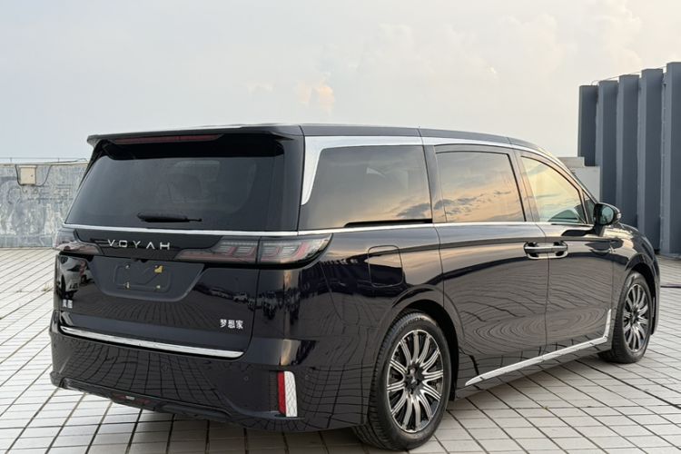 Used VOYAH Dream 2025 EV Four-Wheel Drive Flagship Kunpeng Edition Exterior 8