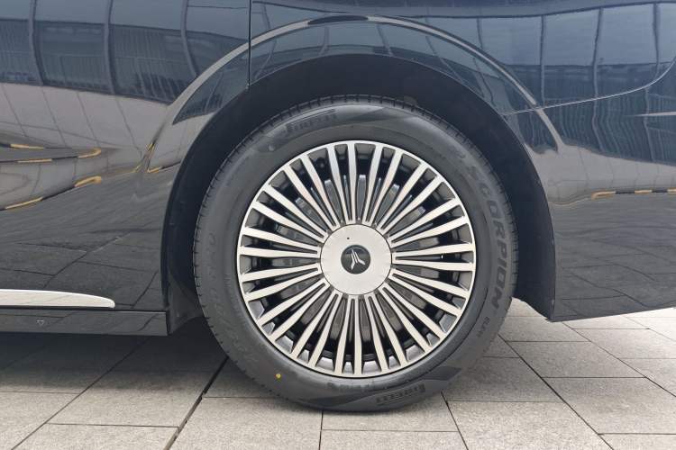 Used VOYAH Dream 2025 PHEV Four-Wheel-Drive Flagship Version – Qiankun Edition Exterior 9