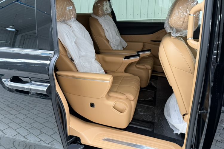 Used VOYAH Dream 2025 PHEV Four-Wheel Drive Excellence Kunpeng Edition Exterior 9