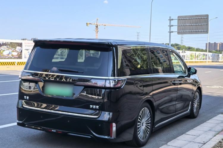 Used VOYAH Dream 2025 PHEV Four-Wheel-Drive Flagship Kunpeng Edition Exterior 9