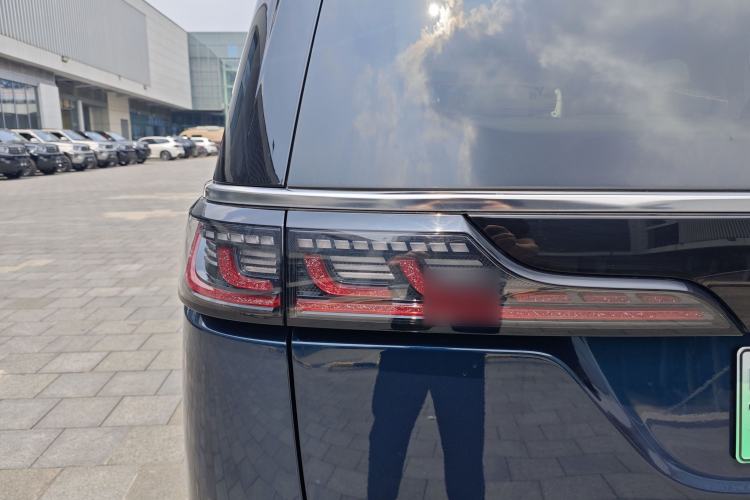 Used VOYAH Dream 2025 PHEV Four-Wheel Drive Prestige Kunpeng Edition Exterior 9