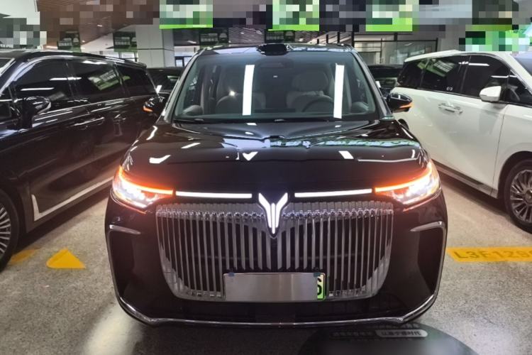 Used VOYAH Dream 2025 PHEV Four-Wheel Drive Excellence Qiankun Edition Front
