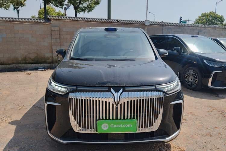 Used VOYAH Dream 2025 PHEV Four-Wheel Drive Prestige Qiankun Edition Front
