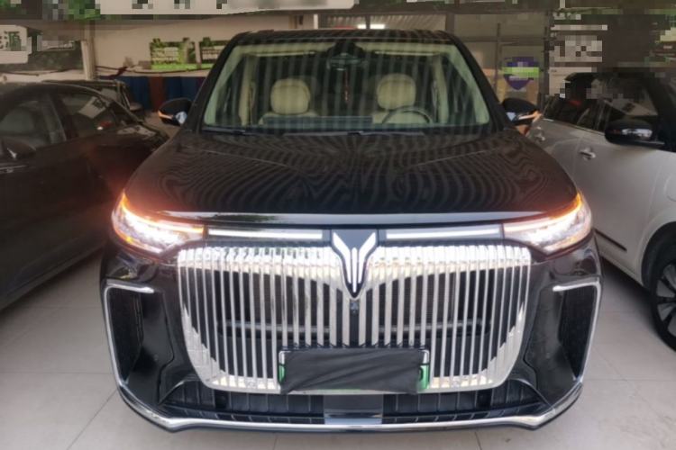Used VOYAH Dream 2025 PHEV Four-Wheel Drive Prestige Kunpeng Edition Front