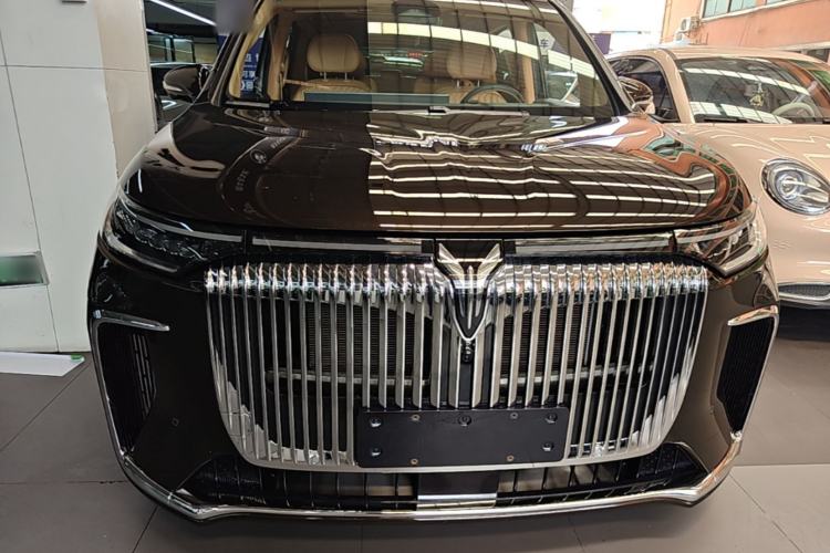 Used VOYAH Dream 2025 PHEV Four-Wheel-Drive Flagship Kunpeng Edition Front