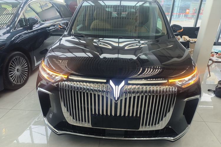 Used VOYAH Dream 2025 PHEV Four-Wheel-Drive Flagship Kunpeng Edition Front