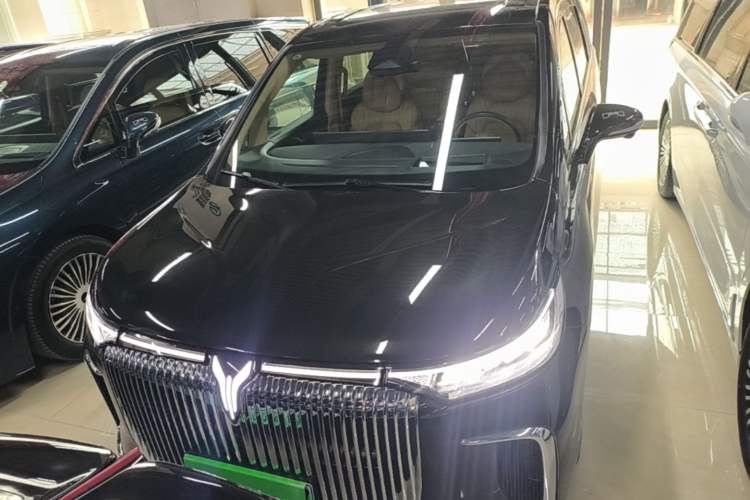 Used VOYAH Dream 2025 PHEV Four-Wheel-Drive Flagship Kunpeng Edition Front