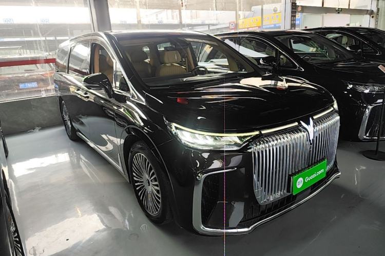 Used VOYAH Dream 2025 PHEV Four-Wheel-Drive Flagship Kunpeng Edition Front Right 45 Deg